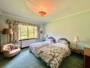 Photo 33- click for photo gallery